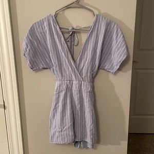 Super cute light purple/greyish striped Romper-size S